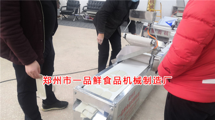 燴面機(jī)調(diào)試完成 燴面機(jī)調(diào)試完成